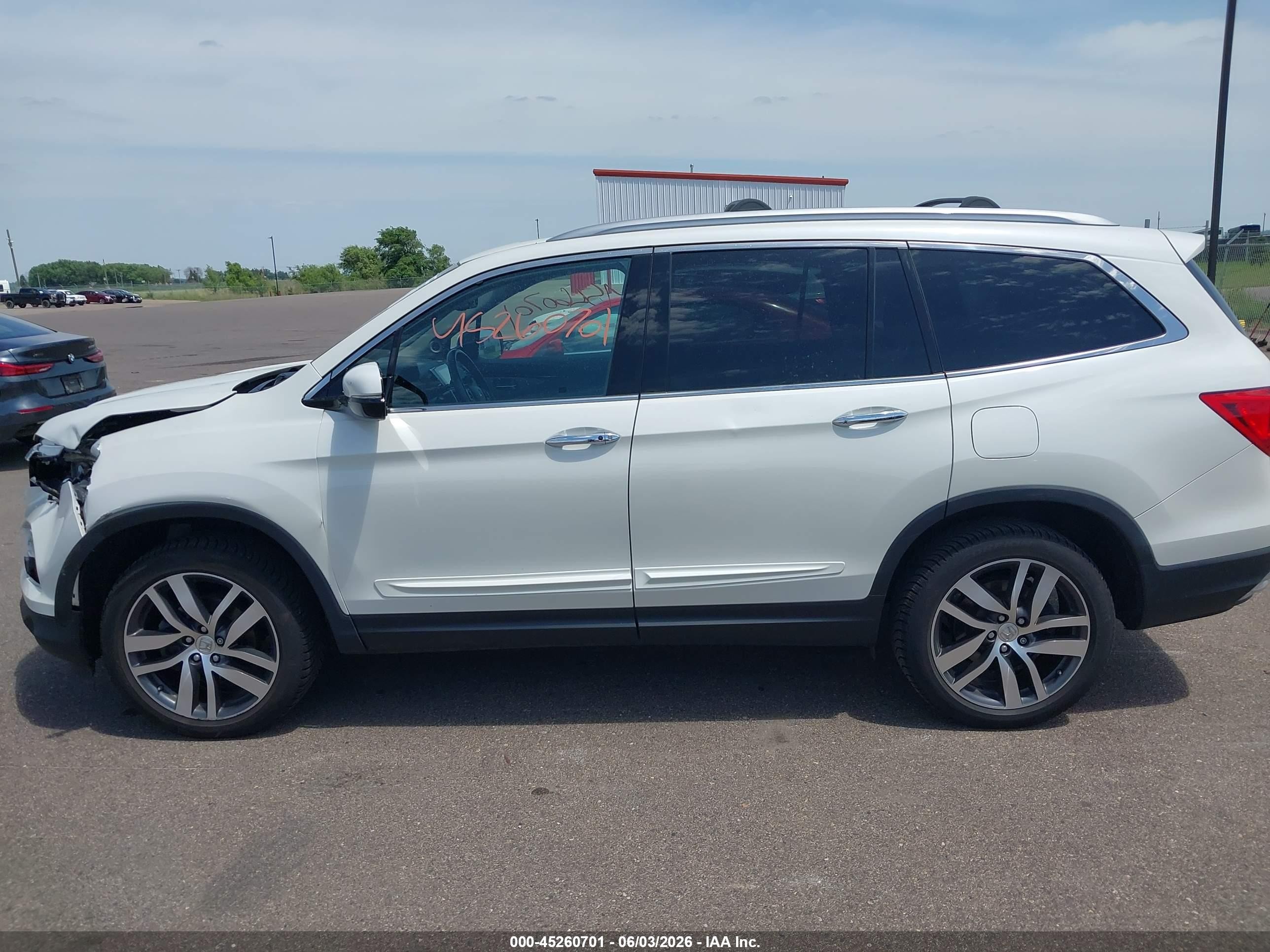 2017 Honda Pilot Elite White vin: 5FNYF6H0XHB050345