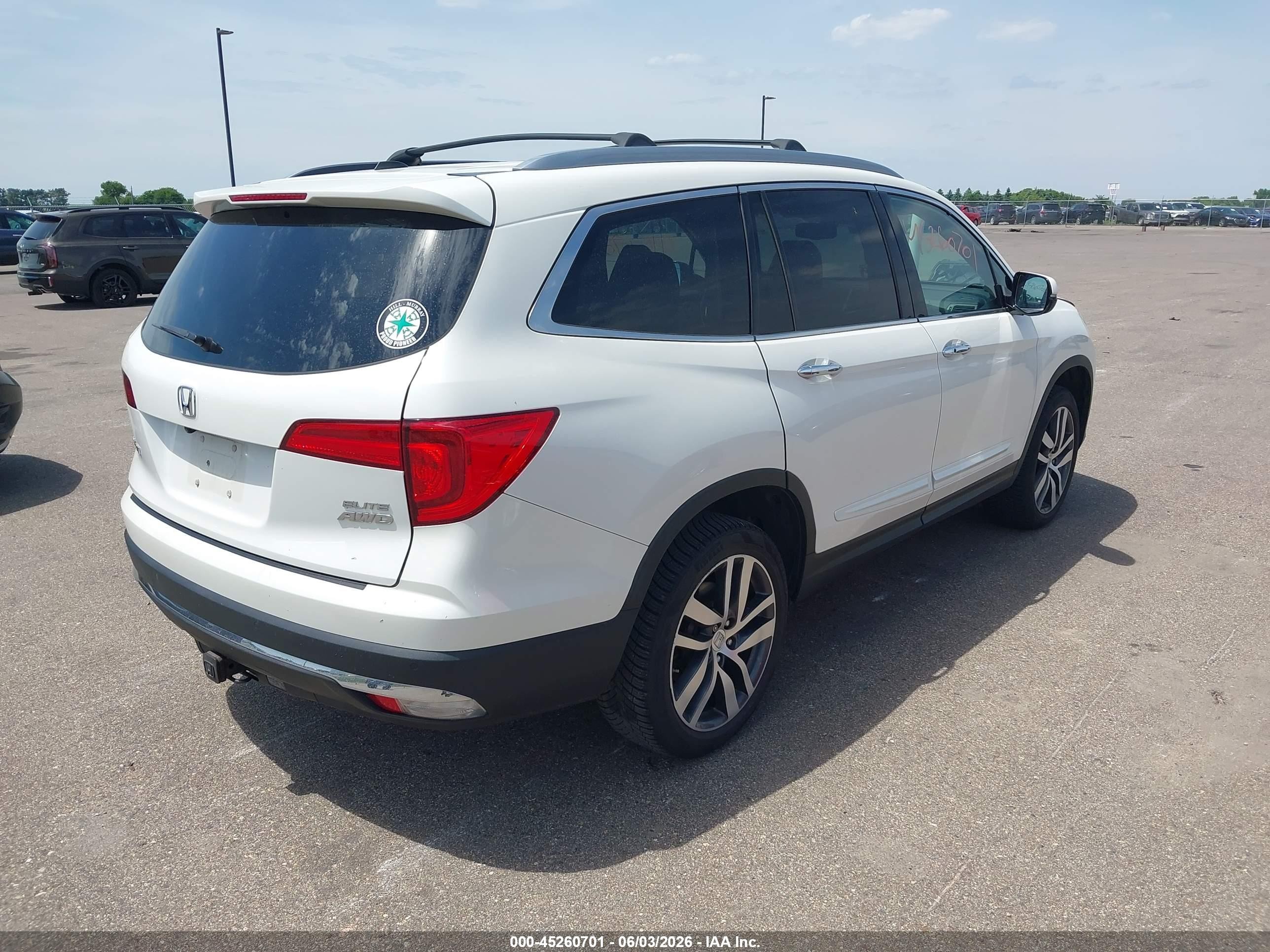 2017 Honda Pilot Elite White vin: 5FNYF6H0XHB050345