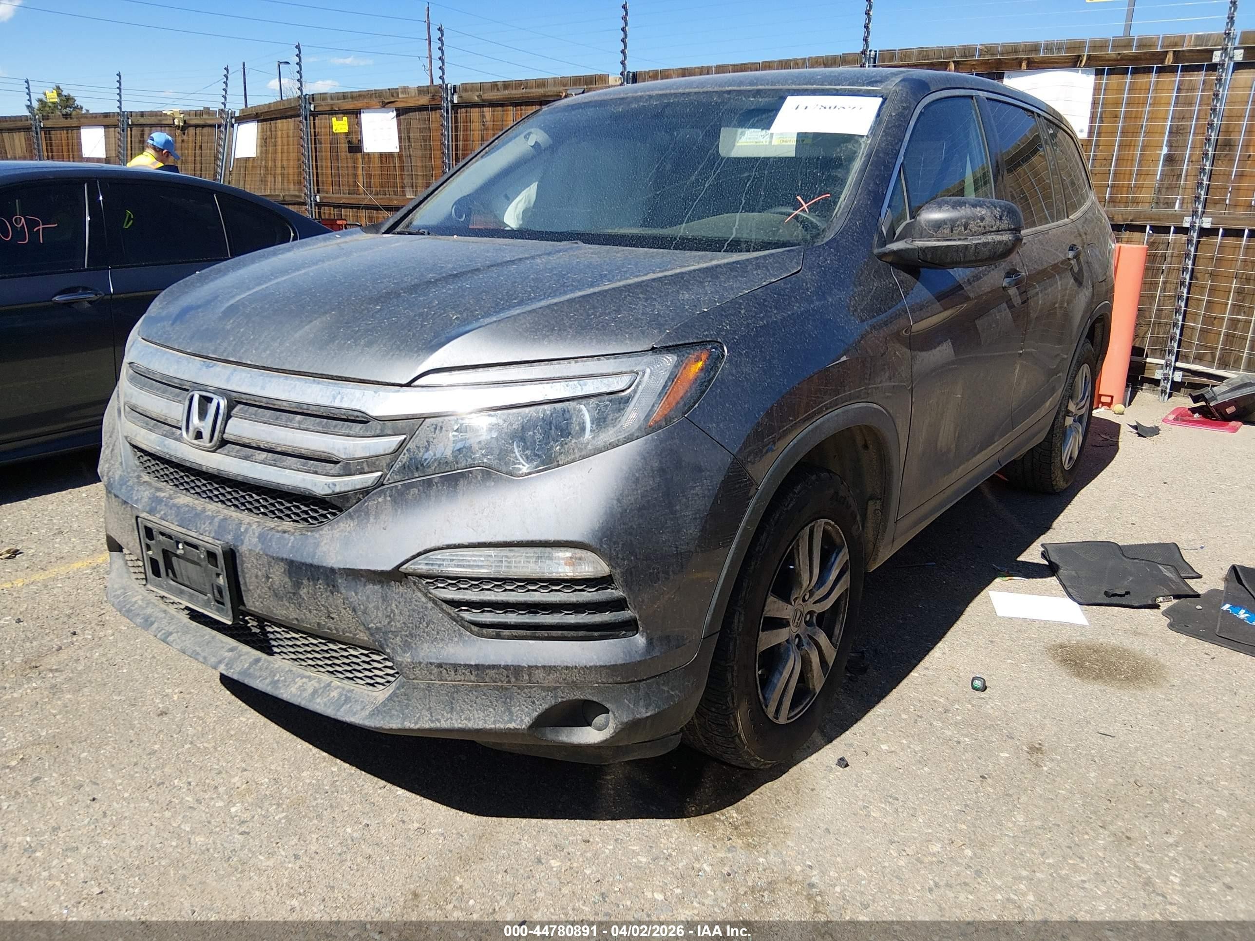 2018 Honda Pilot Lx Blue vin: 5FNYF6H14JB024953