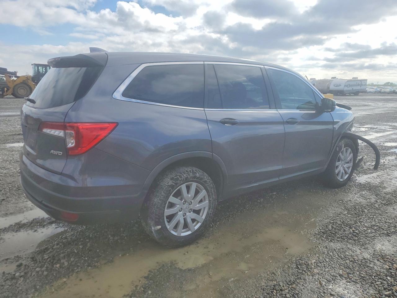2020 Honda Pilot Lx Charcoal vin: 5FNYF6H17LB009978