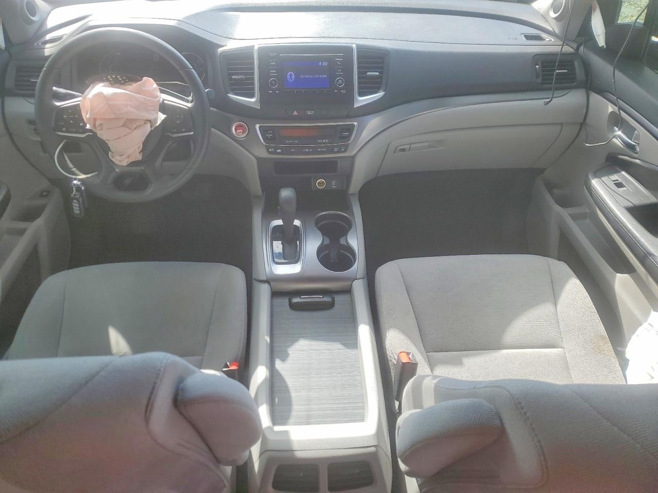 2020 Honda Pilot Lx Charcoal vin: 5FNYF6H17LB009978