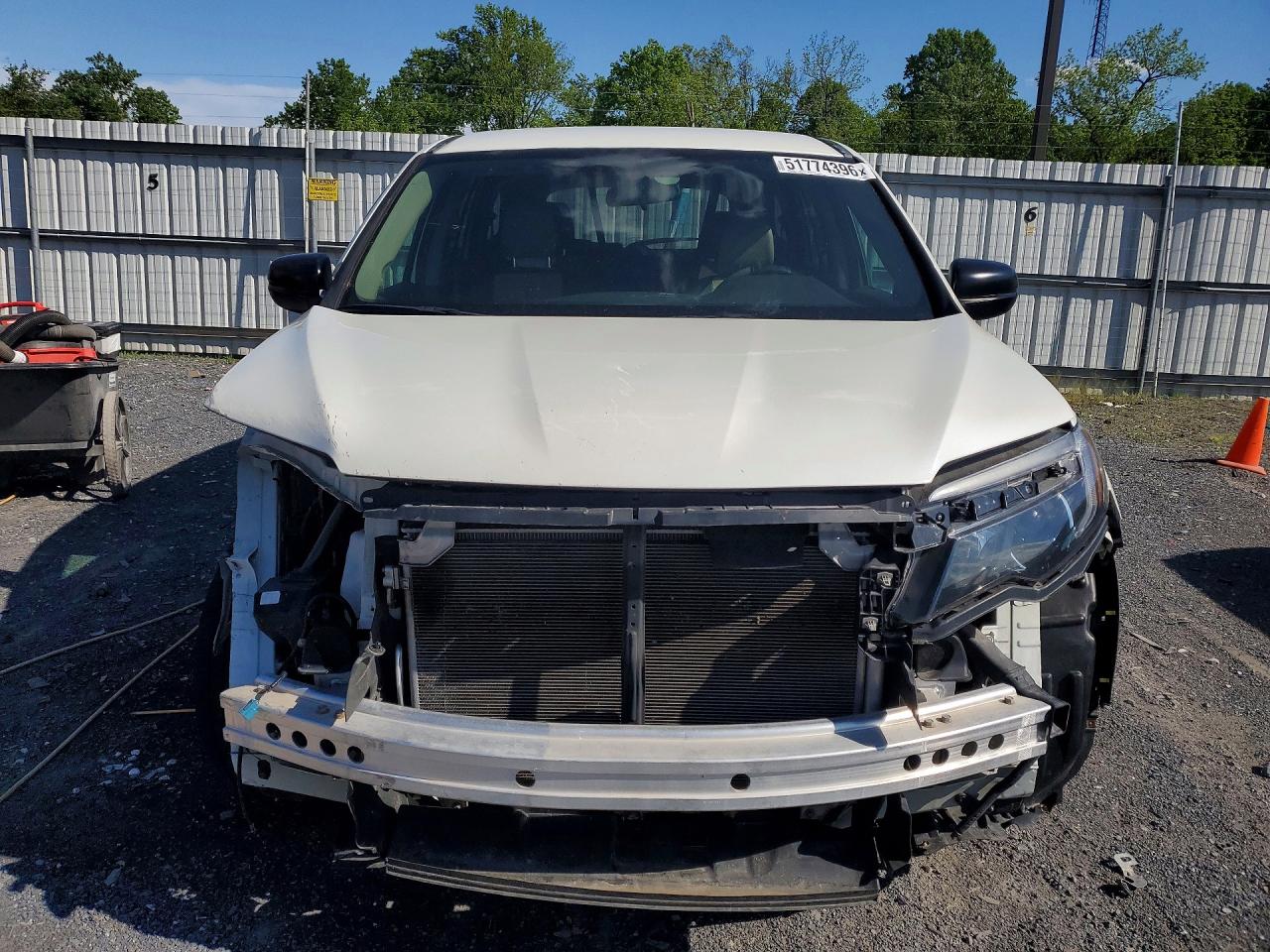 2018 Honda Pilot Lx White vin: 5FNYF6H18JB059463