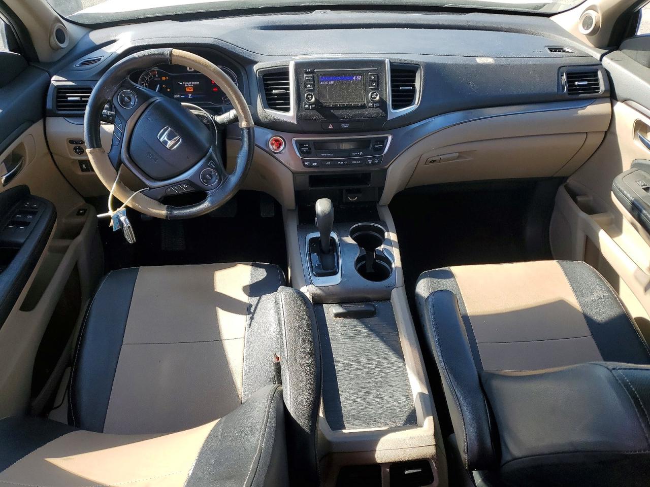 2018 Honda Pilot Lx White vin: 5FNYF6H18JB059463