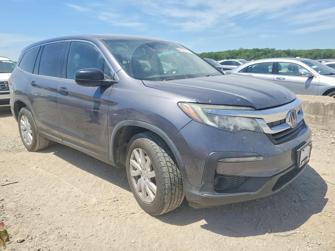 2019 Honda Pilot Lx Gray vin: 5FNYF6H18KB041983
