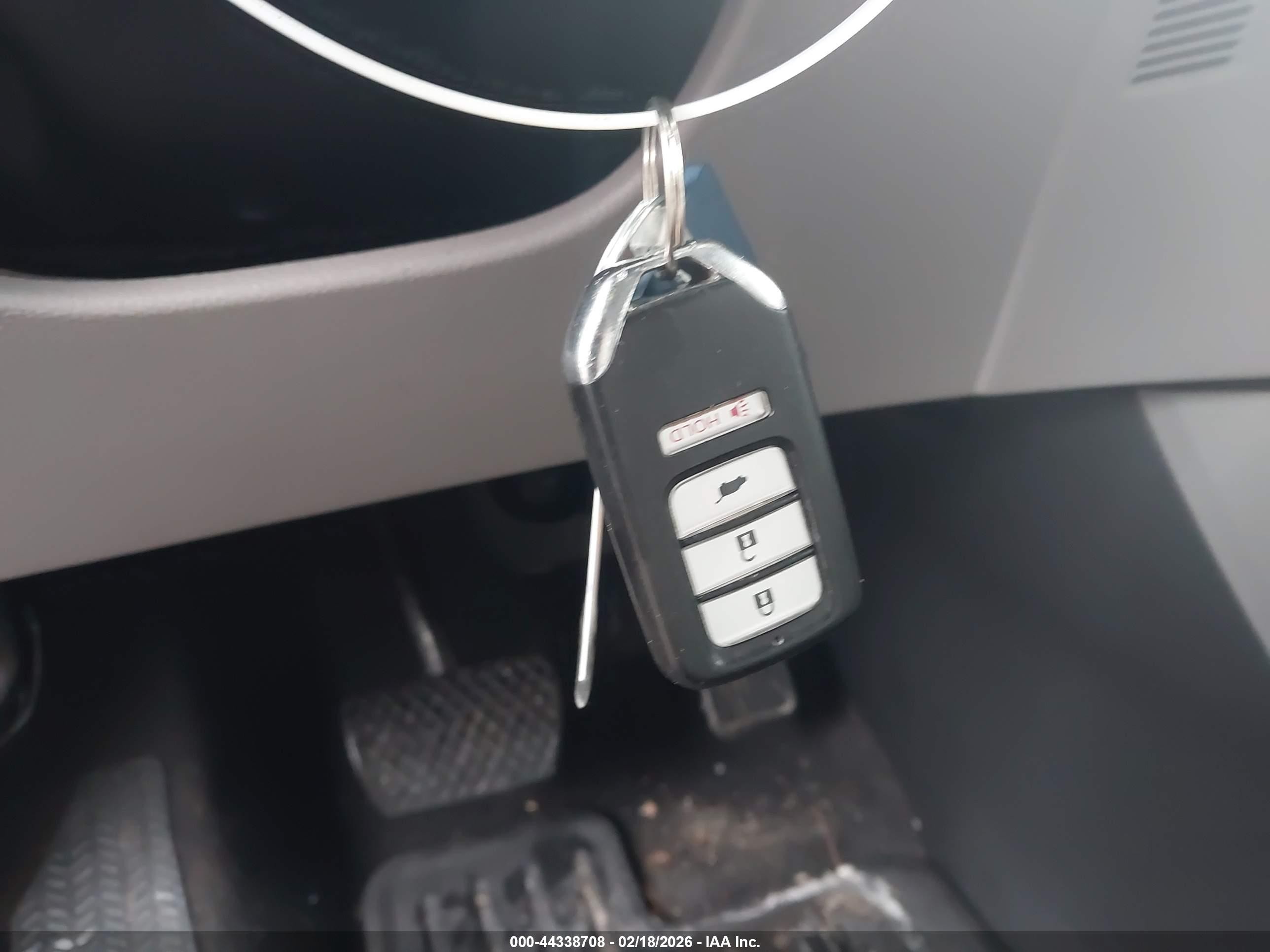 2017 Honda Pilot Lx Silver vin: 5FNYF6H19HB068473