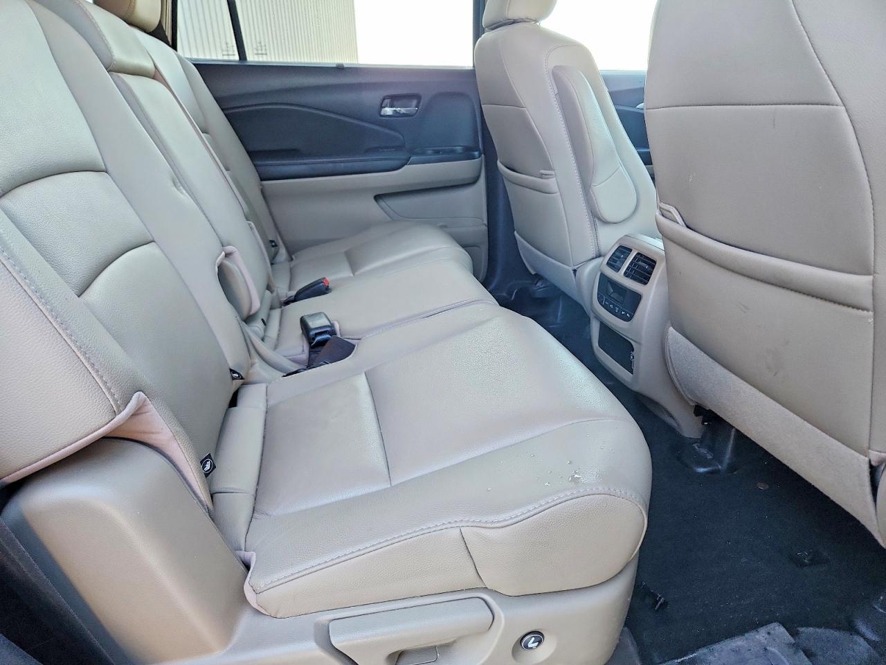 2022 Honda Pilot Se Burgundy vin: 5FNYF6H25NB009070