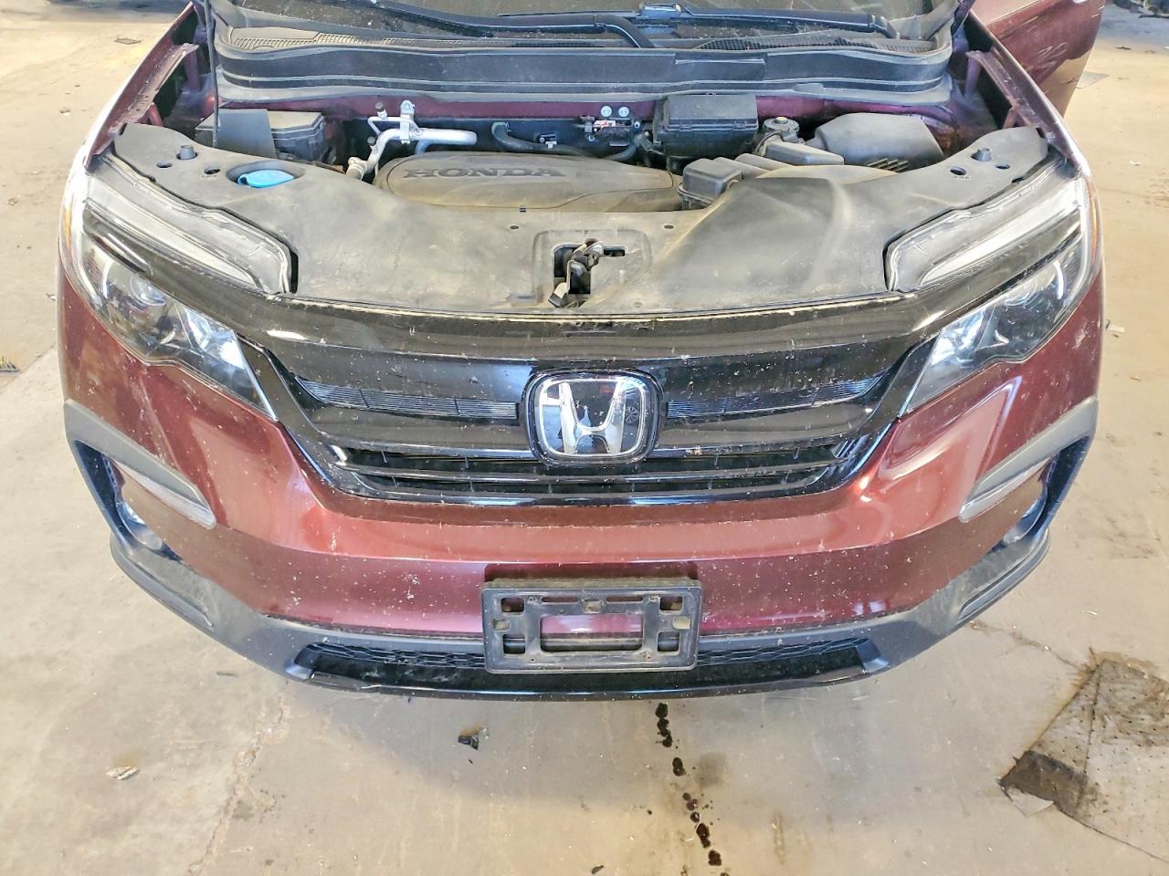 2022 Honda Pilot Se Maroon vin: 5FNYF6H27NB063972