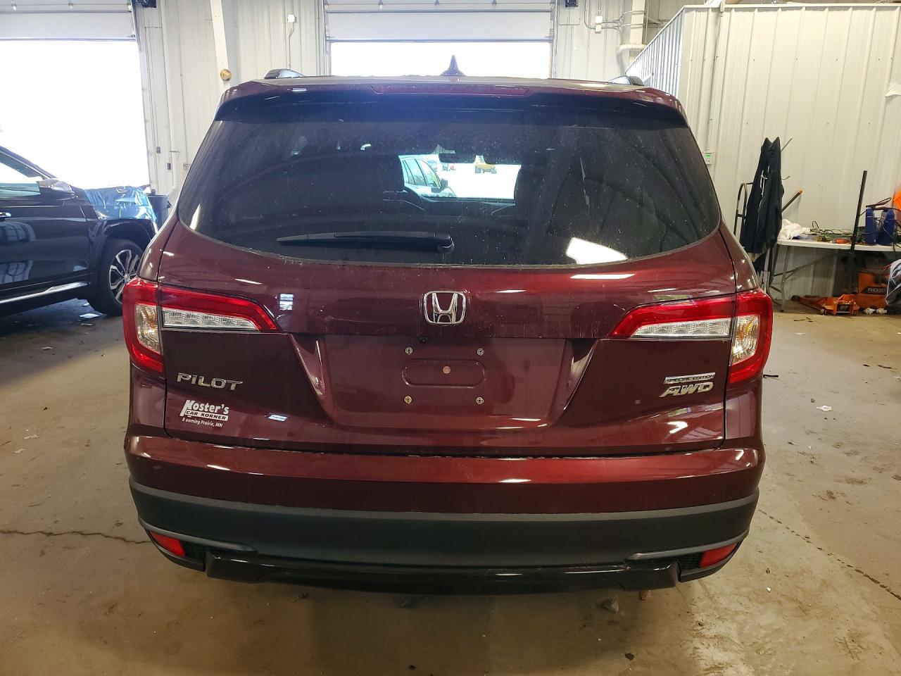 2022 Honda Pilot Se Maroon vin: 5FNYF6H27NB063972