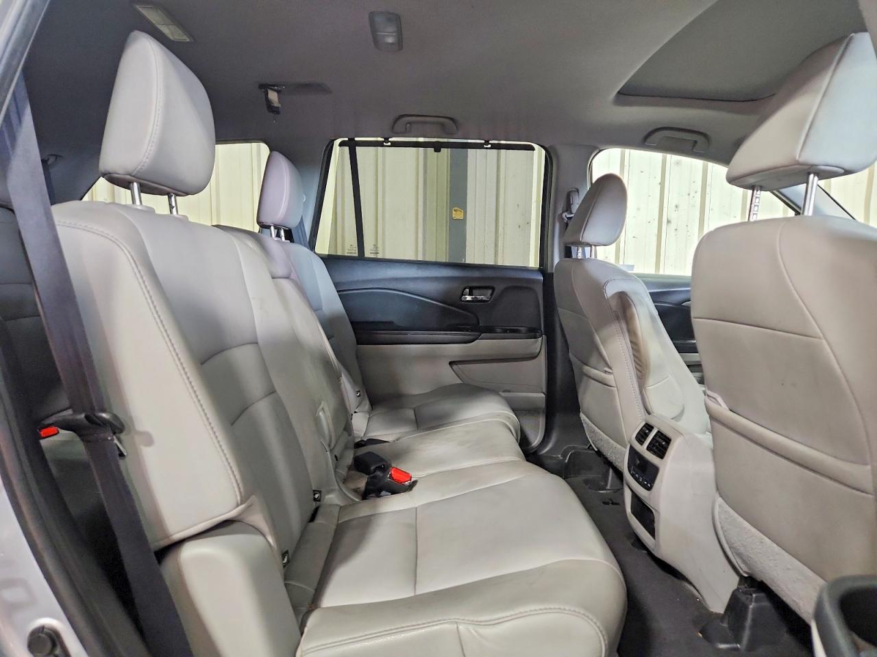2019 Honda Pilot Exl Silver vin: 5FNYF6H51KB079428