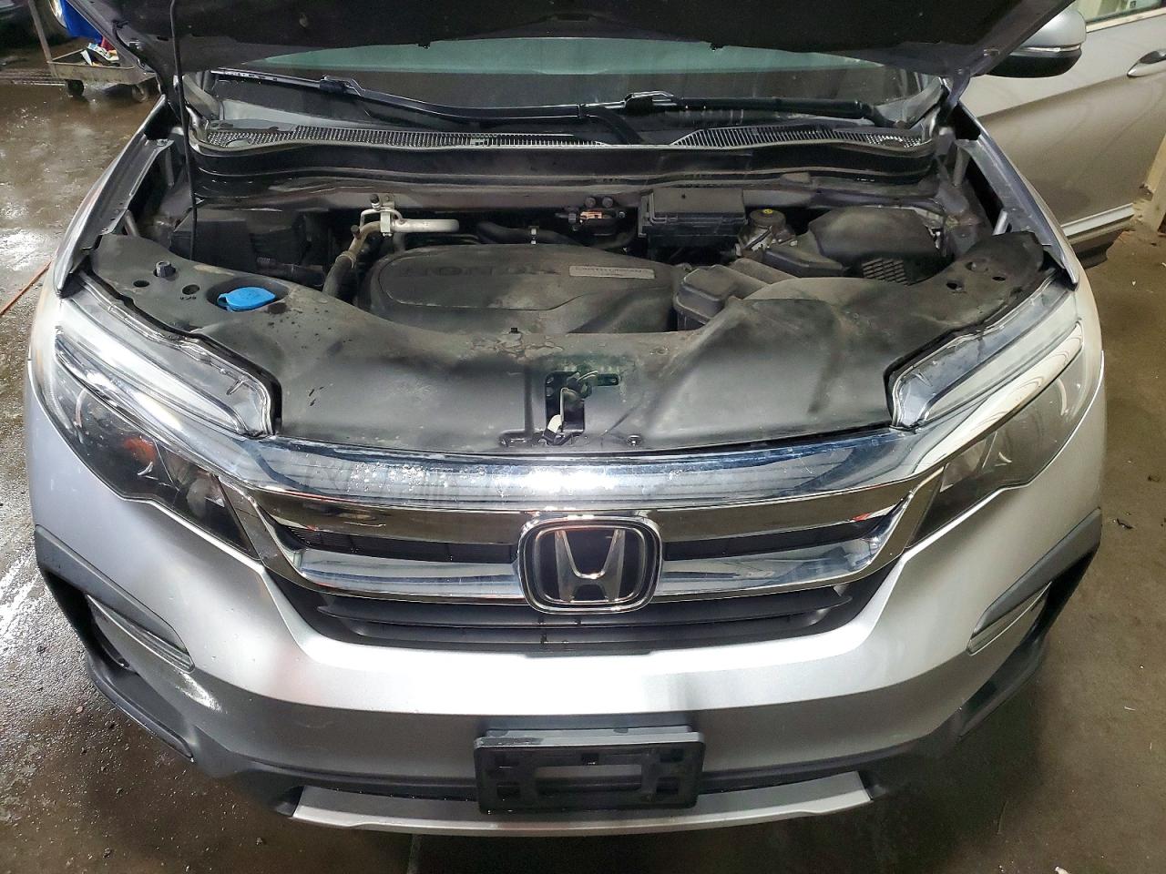 2019 Honda Pilot Exl Silver vin: 5FNYF6H51KB079428