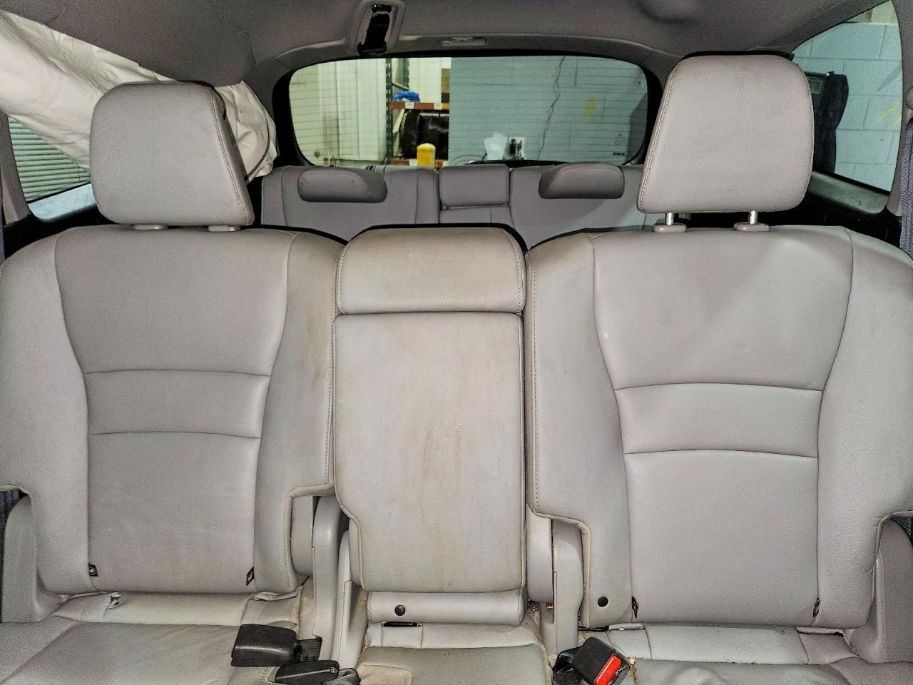 2017 Honda Pilot Exl Серебряный vin: 5FNYF6H53HB049503