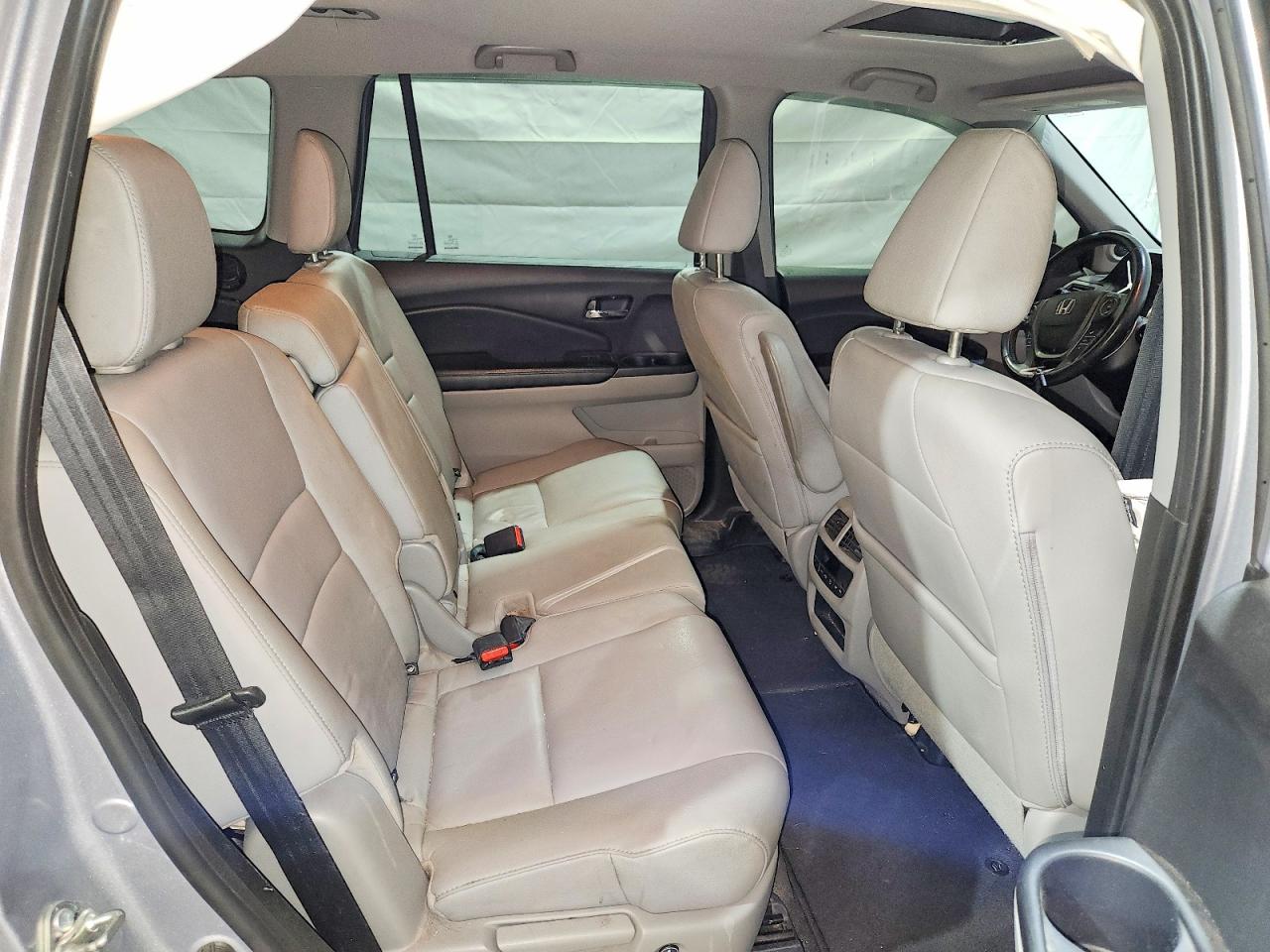 2017 Honda Pilot Exl Серебряный vin: 5FNYF6H53HB049503