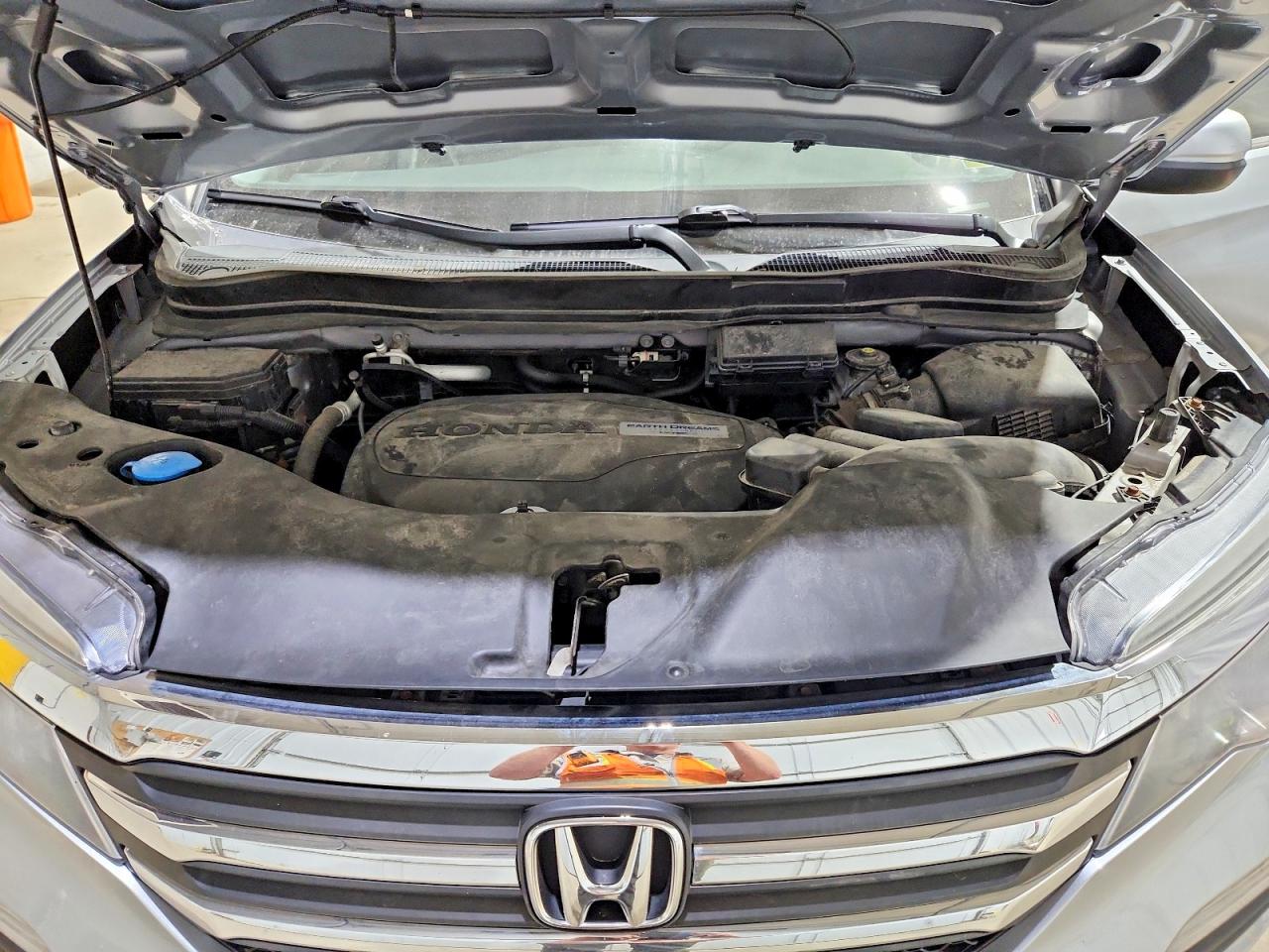 2017 Honda Pilot Exl Серебряный vin: 5FNYF6H53HB049503