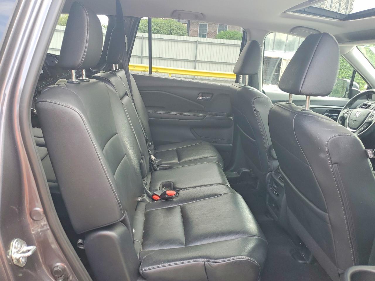2018 Honda Pilot Exl Gray vin: 5FNYF6H53JB049264