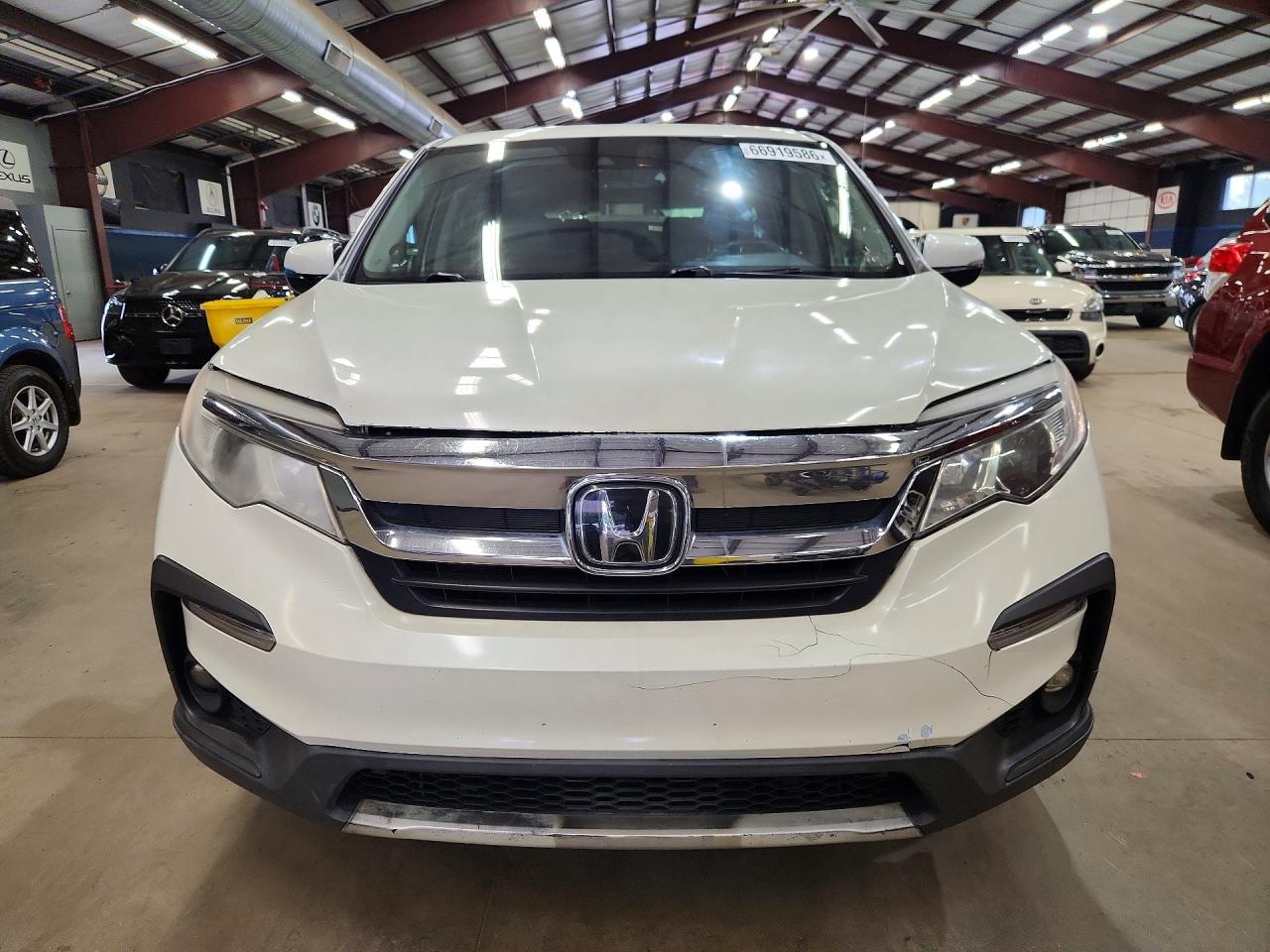 2019 Honda Pilot Exl Белый vin: 5FNYF6H59KB046175