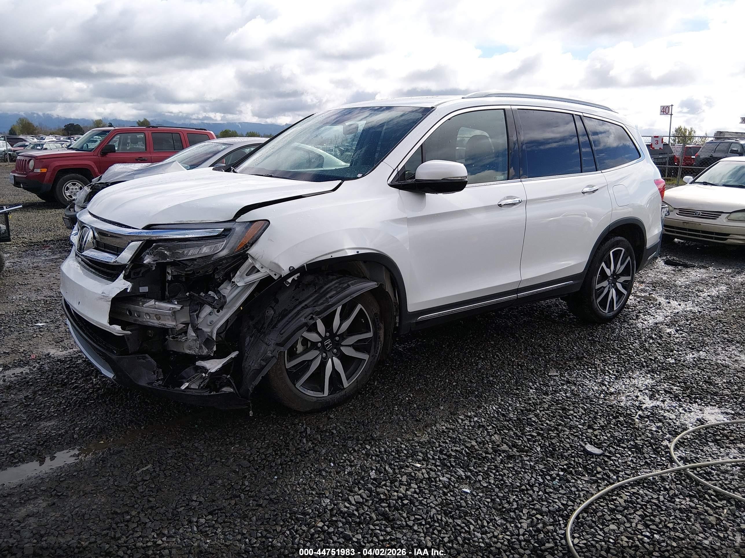 2022 Honda Pilot Awd Touring 7 Passenger White vin: 5FNYF6H60NB011943