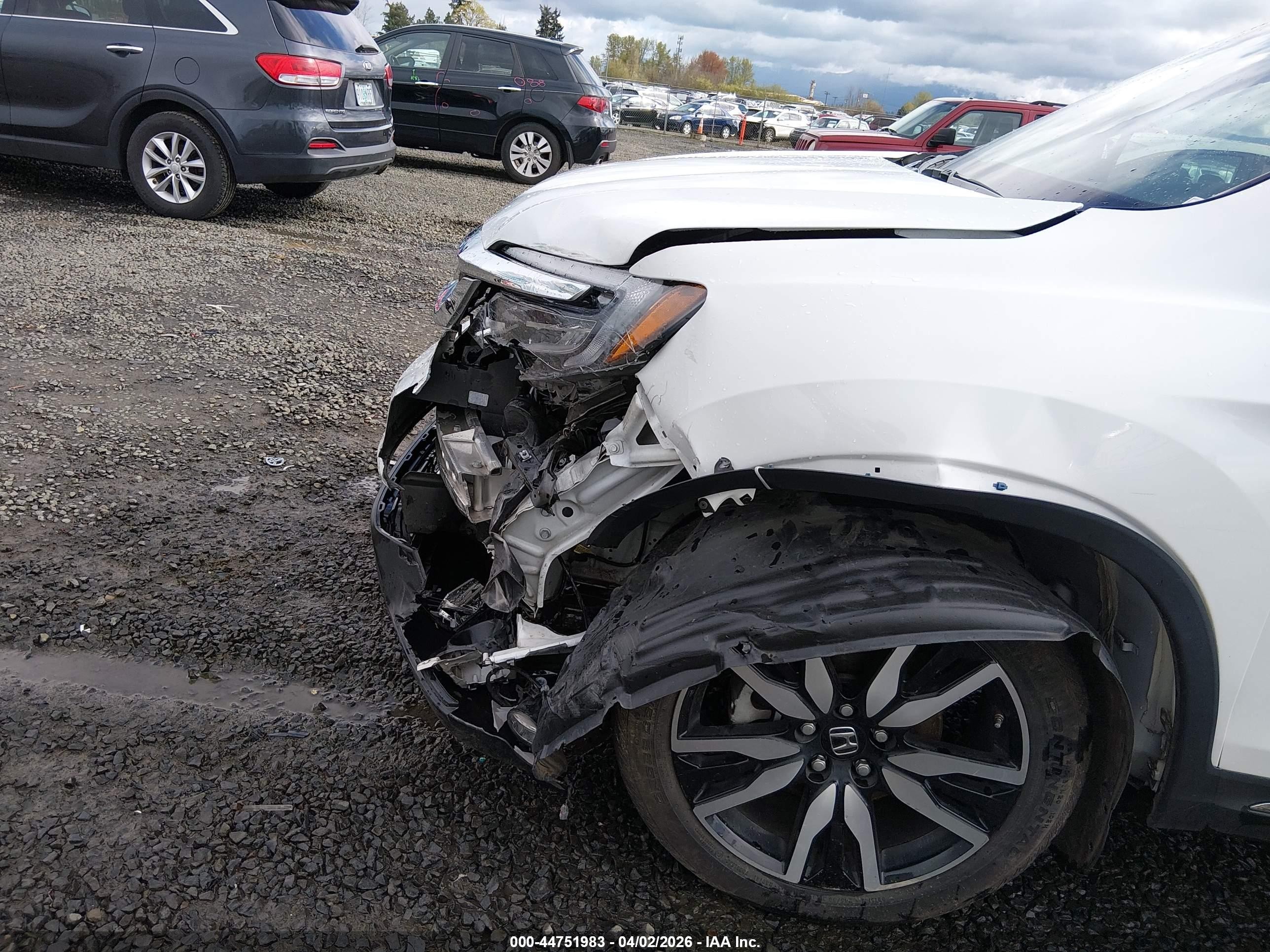 2022 Honda Pilot Awd Touring 7 Passenger White vin: 5FNYF6H60NB011943