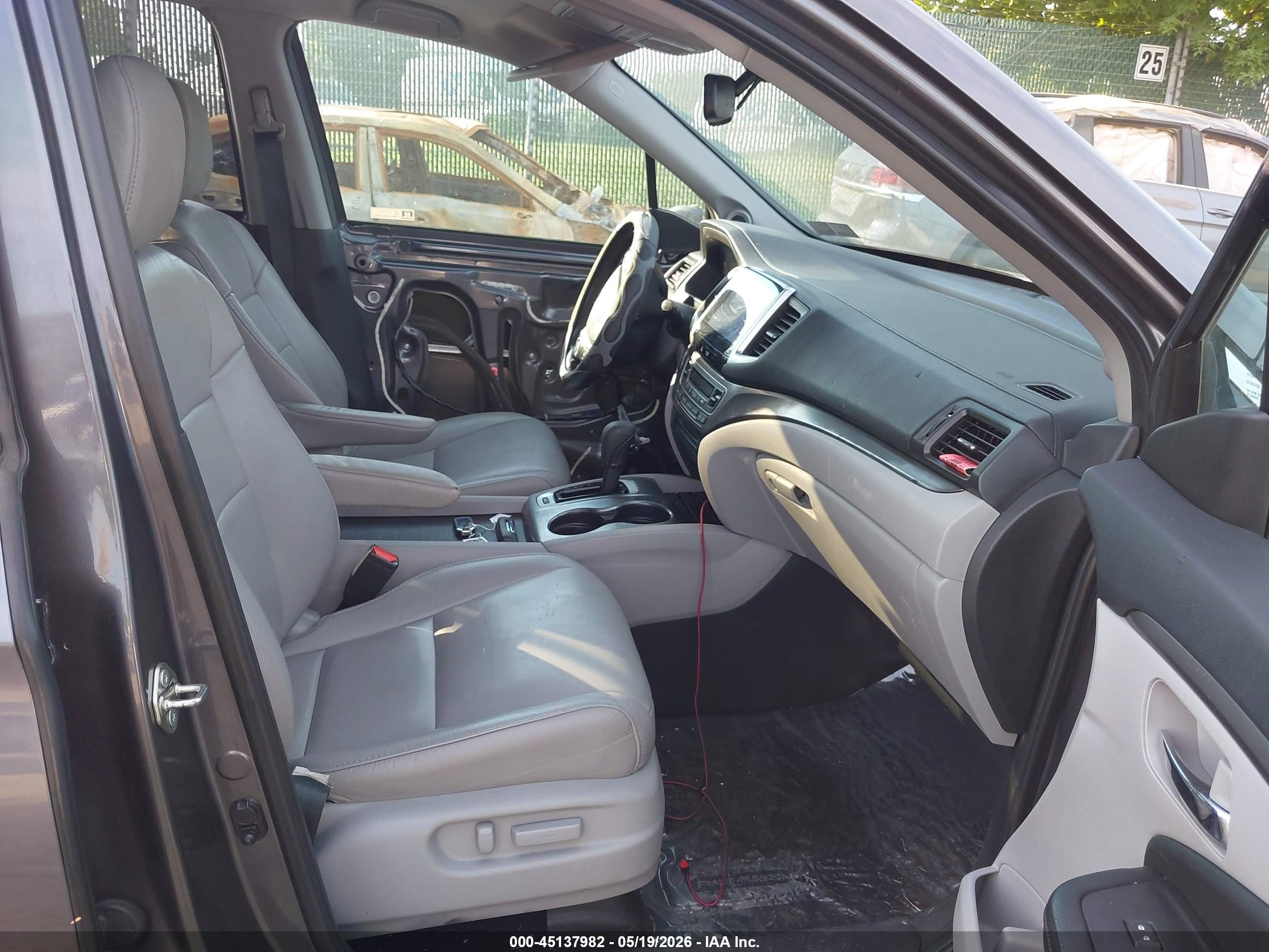 2018 Honda Pilot Ex-l Серый vin: 5FNYF6H63JB037673