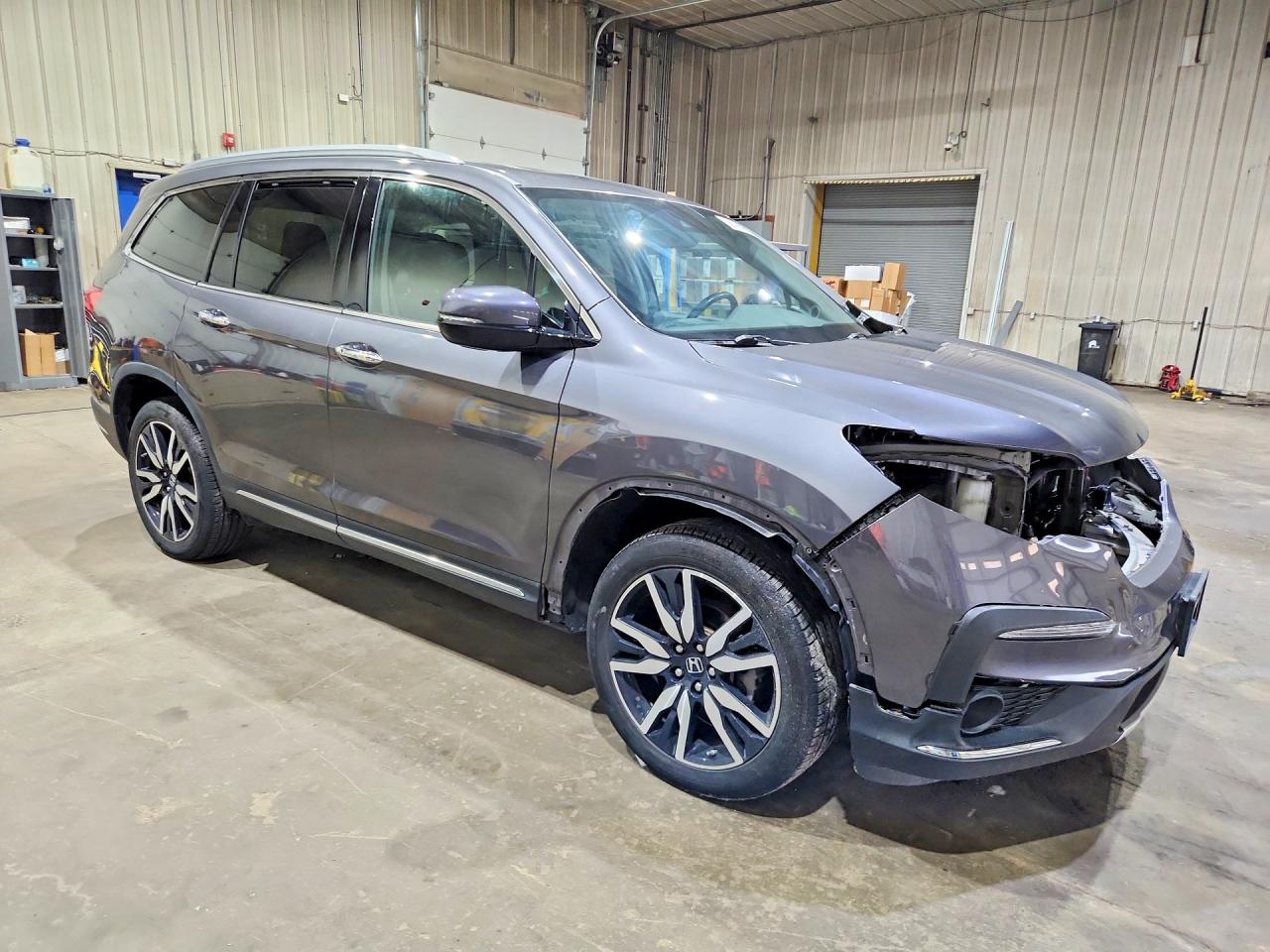 2022 Honda Pilot Touring Gray vin: 5FNYF6H67NB012877