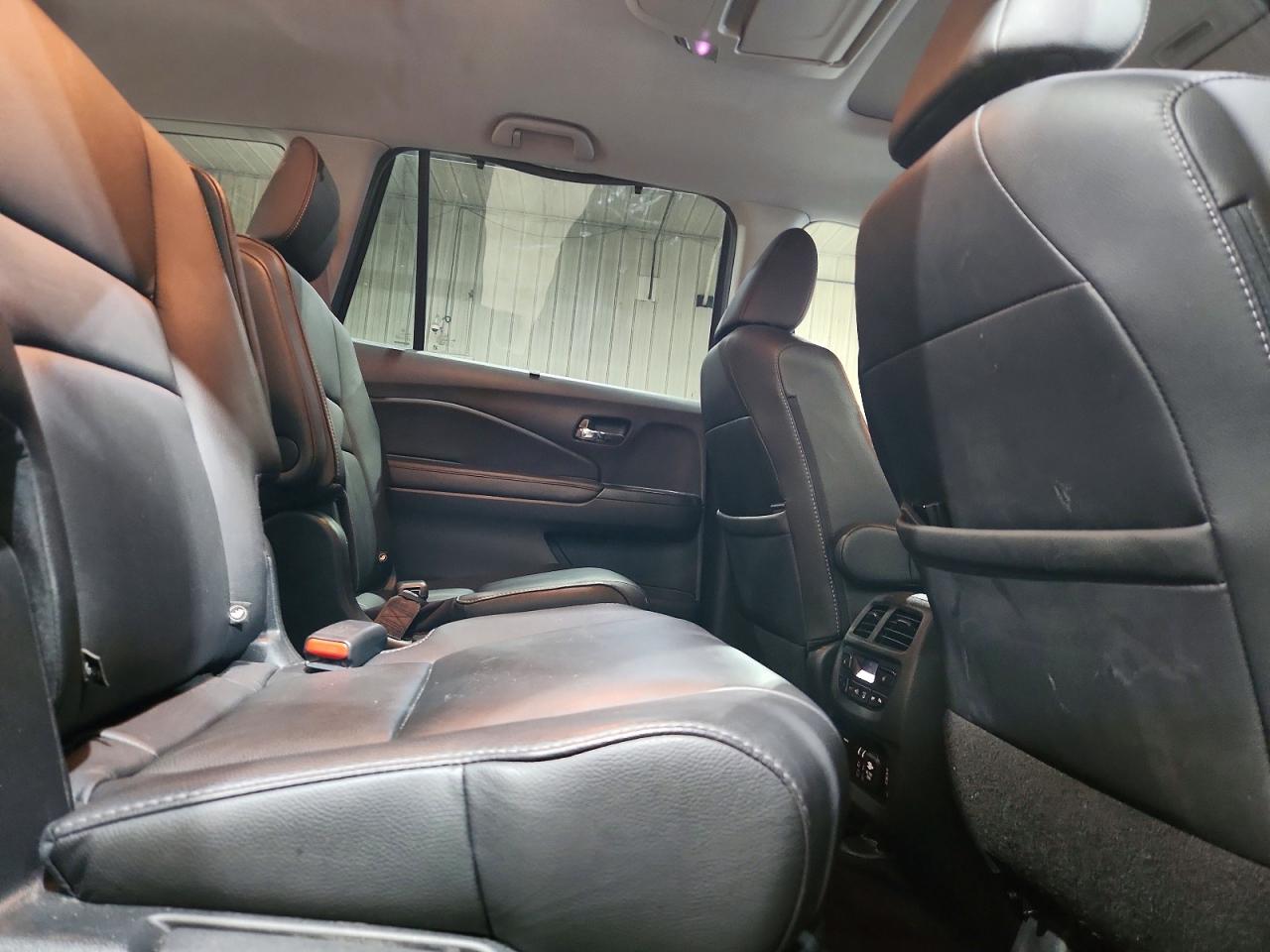 2022 Honda Pilot Touring Gray vin: 5FNYF6H67NB012877