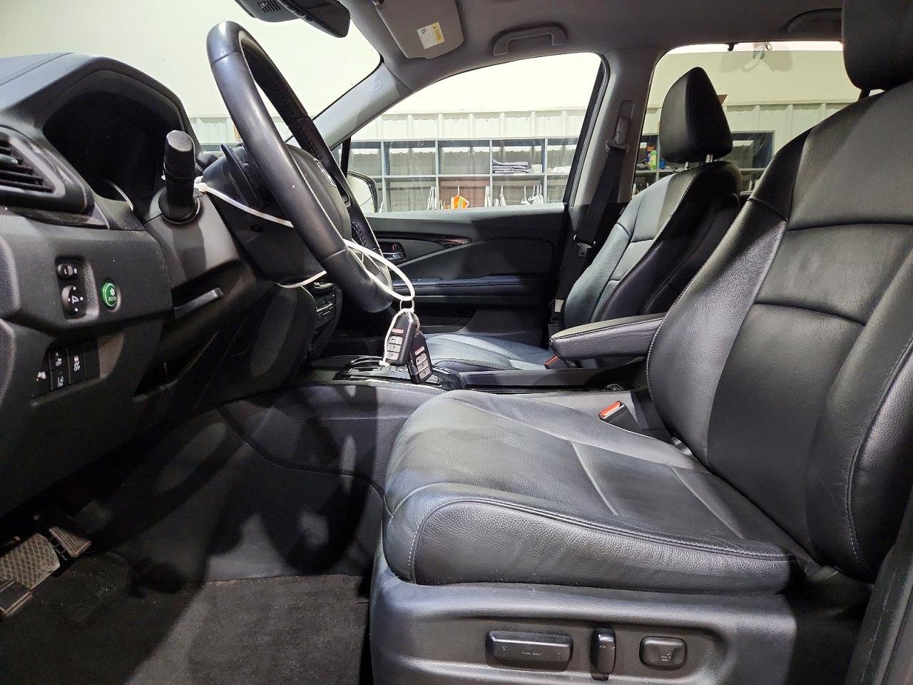 2022 Honda Pilot Touring Gray vin: 5FNYF6H67NB012877