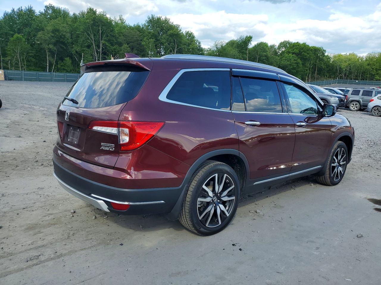 2022 Honda Pilot Touring Maroon vin: 5FNYF6H67NB021708