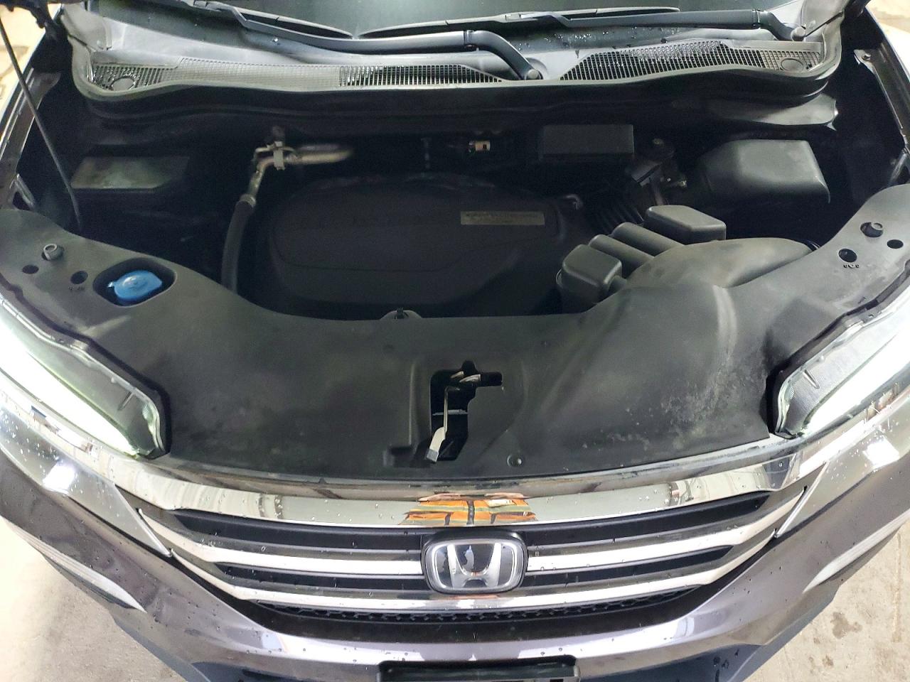 2018 Honda Pilot Exl Gray vin: 5FNYF6H69JB032316