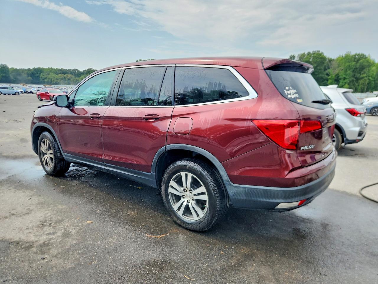 2018 Honda Pilot Exln Burgundy vin: 5FNYF6H77JB020478