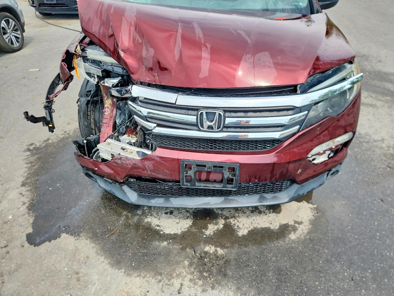 2018 Honda Pilot Exln Burgundy vin: 5FNYF6H77JB020478
