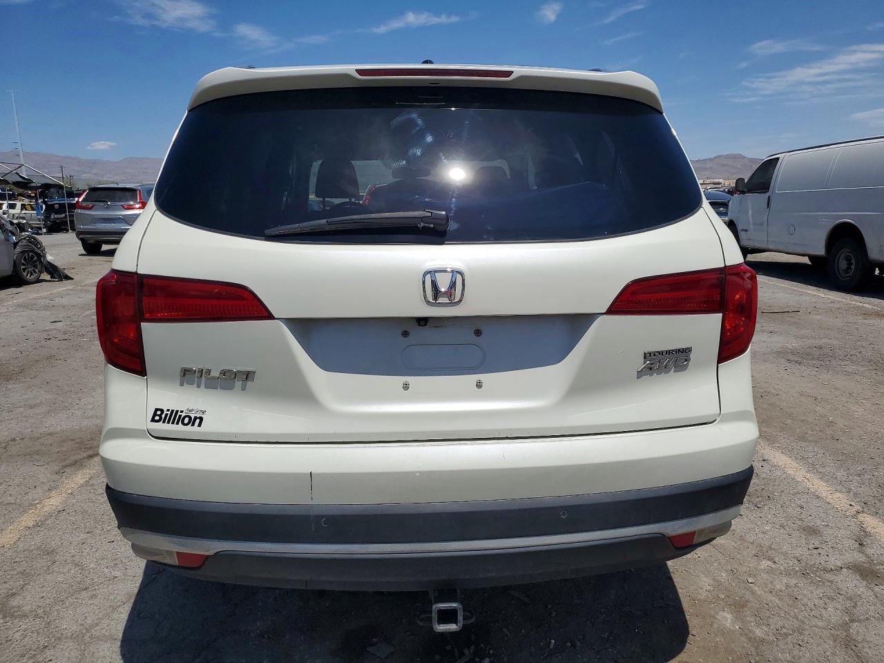 2016 Honda Pilot Touring White vin: 5FNYF6H90GB044356