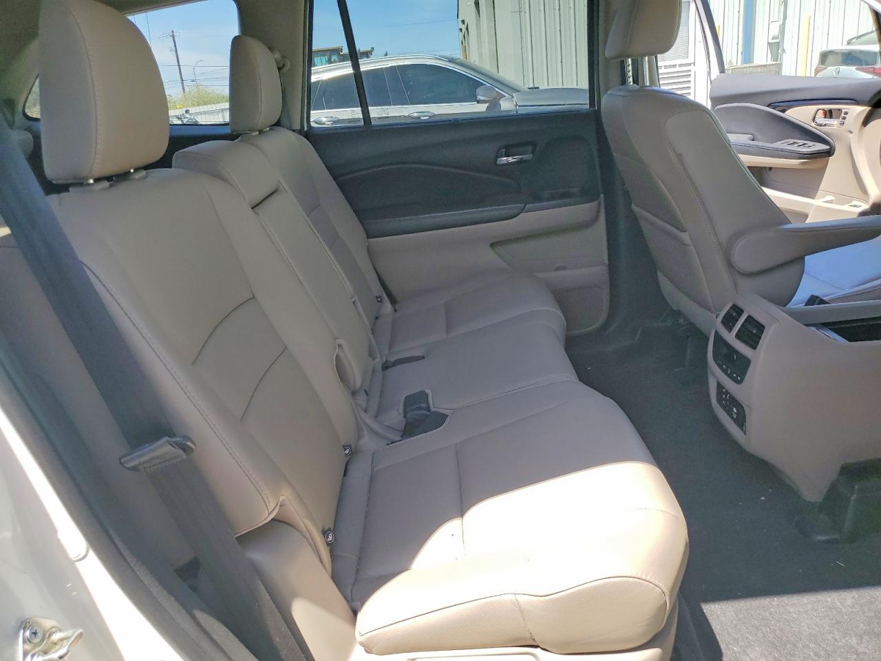 2016 Honda Pilot Touring White vin: 5FNYF6H90GB044356