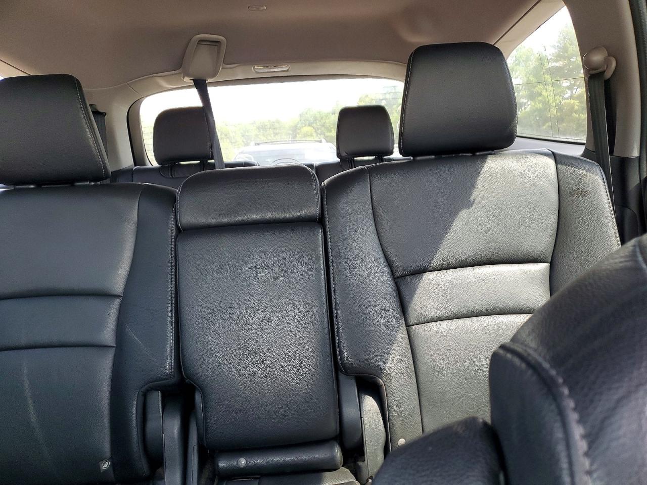 2017 Honda Pilot Touring White vin: 5FNYF6H90HB064723