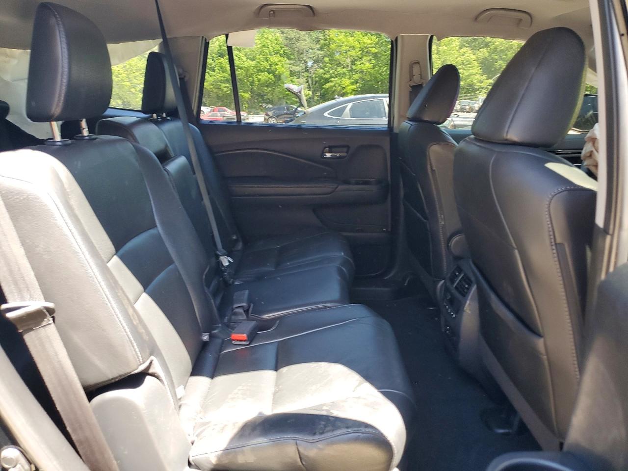 2018 Honda Pilot Touring Black vin: 5FNYF6H90JB056658