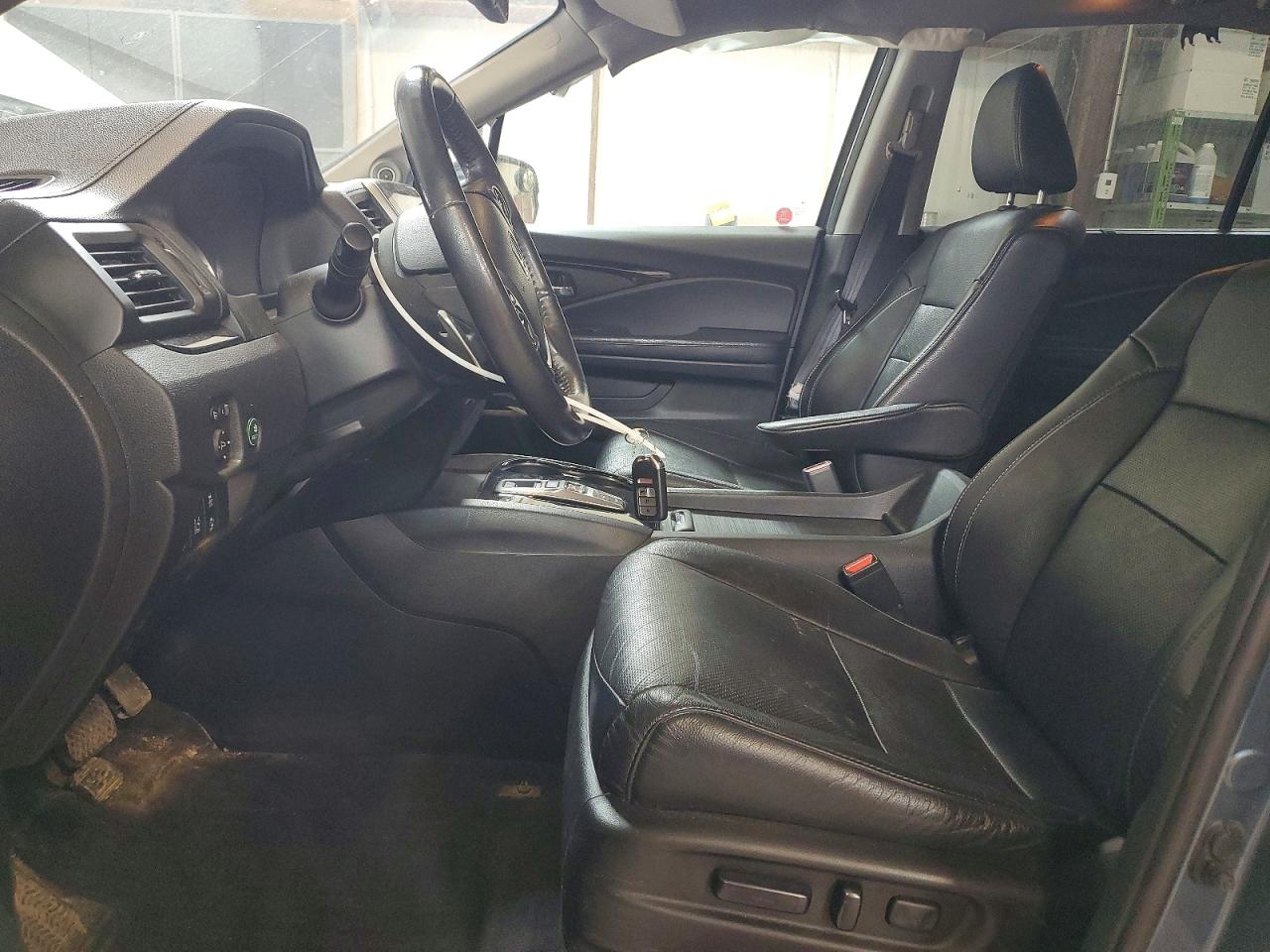 2018 Honda Pilot Touring Blue vin: 5FNYF6H92JB503037