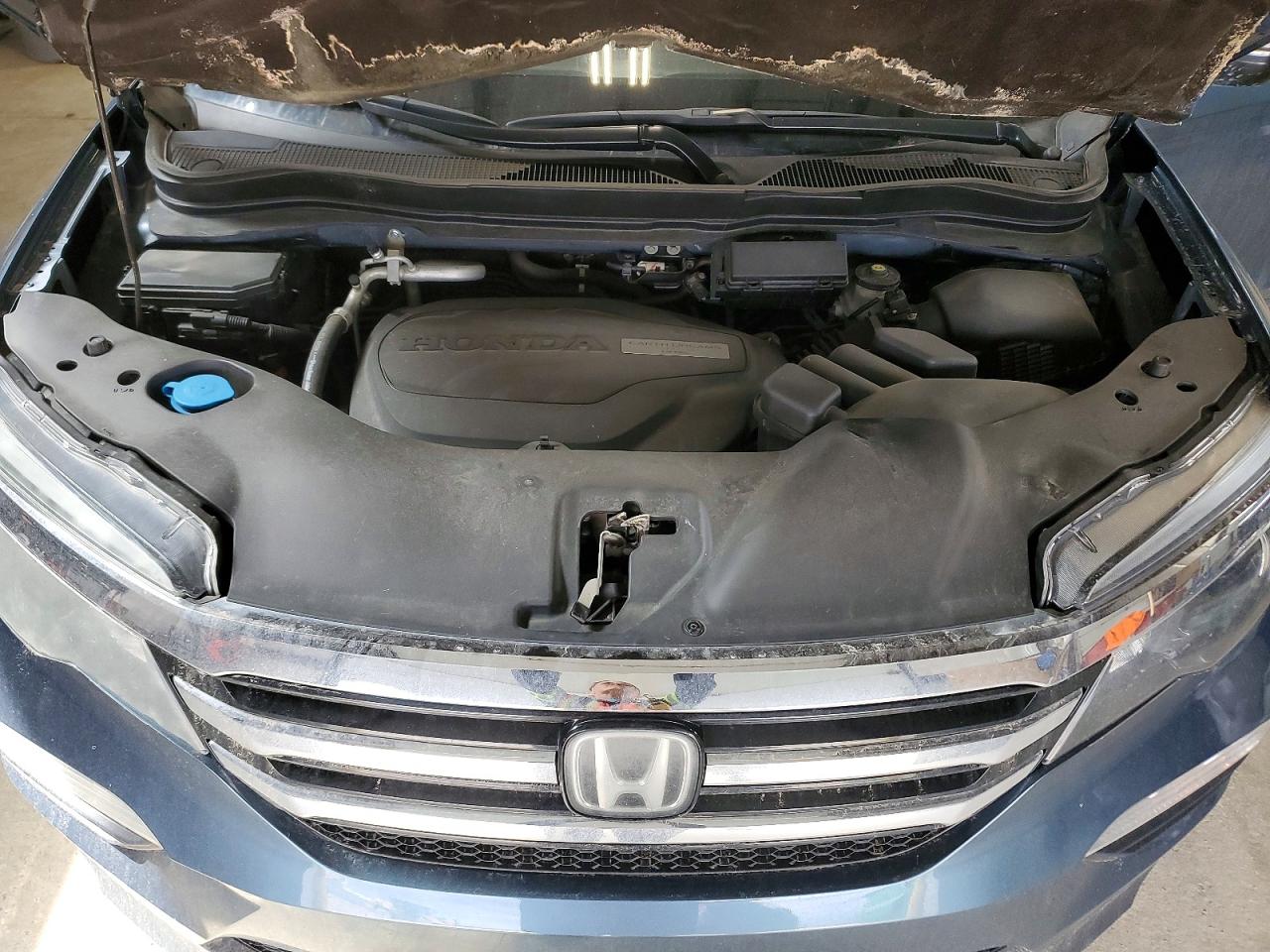 2018 Honda Pilot Touring Blue vin: 5FNYF6H92JB503037