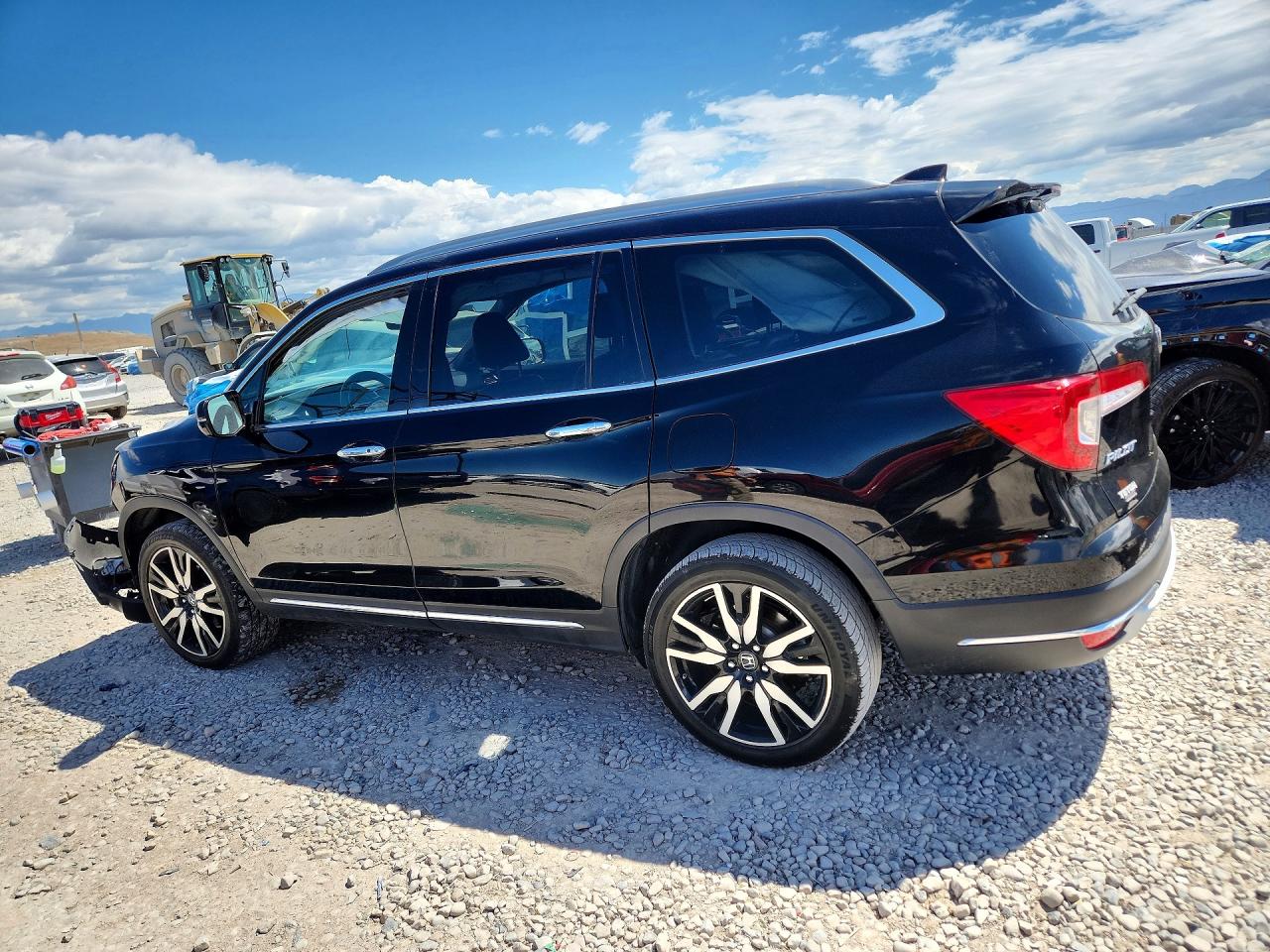 2019 Honda Pilot Touring Black vin: 5FNYF6H92KB004739
