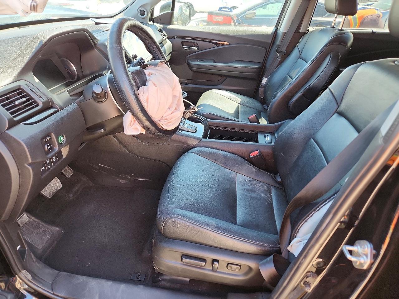 2019 Honda Pilot Touring Black vin: 5FNYF6H92KB004739