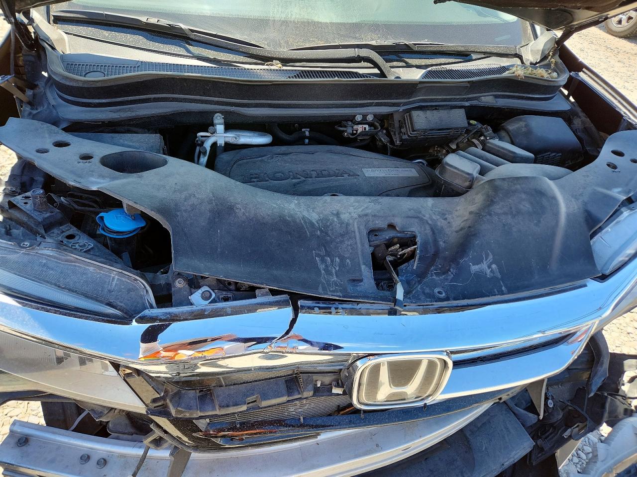 2019 Honda Pilot Touring Black vin: 5FNYF6H92KB004739