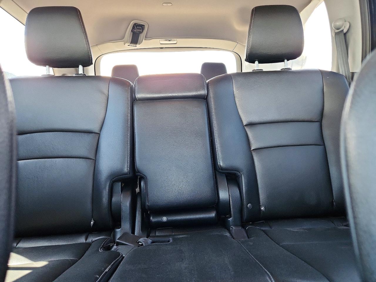2019 Honda Pilot Touring Black vin: 5FNYF6H92KB004739
