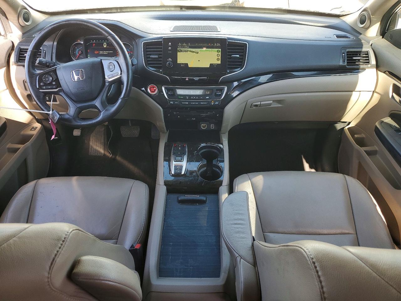 2021 Honda Pilot Touring White vin: 5FNYF6H92MB002038