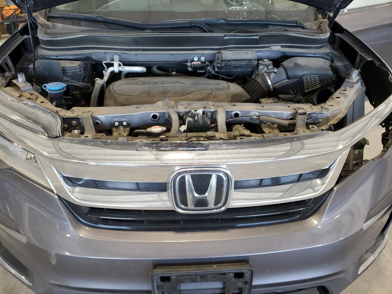 2021 Honda Pilot Touring Серый vin: 5FNYF6H94MB034098