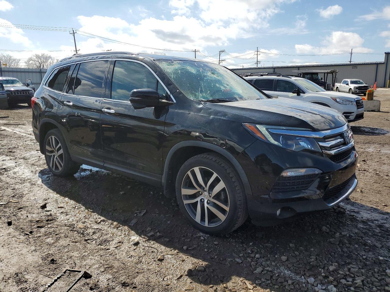 2018 Honda Pilot Touring Black vin: 5FNYF6H95JB051326