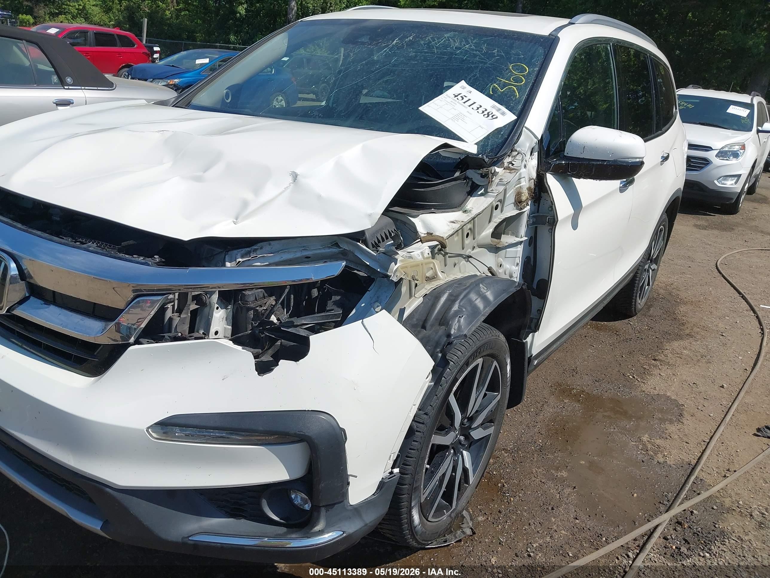 2019 Honda Pilot Touring White vin: 5FNYF6H97KB019026