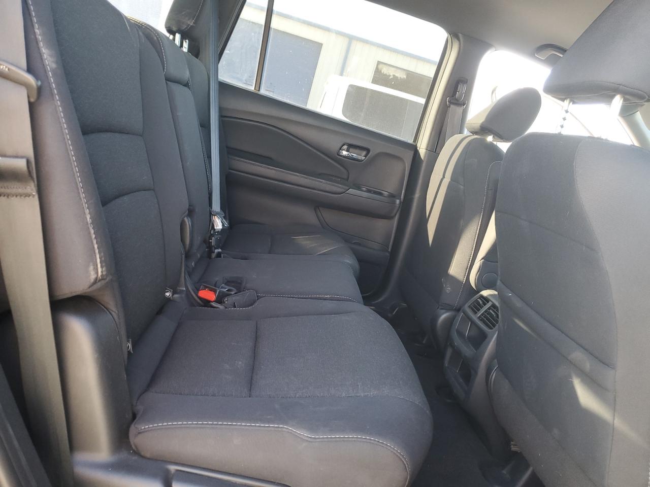 2020 Honda Passport Sport Черный vin: 5FNYF7H26LB000283