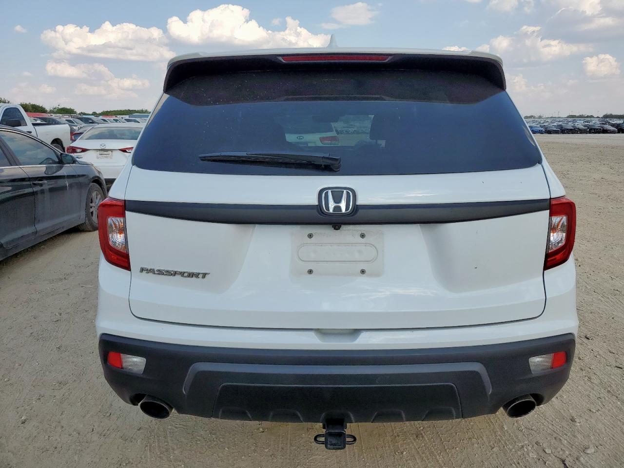 2020 Honda Passport Exl White vin: 5FNYF7H50LB004226