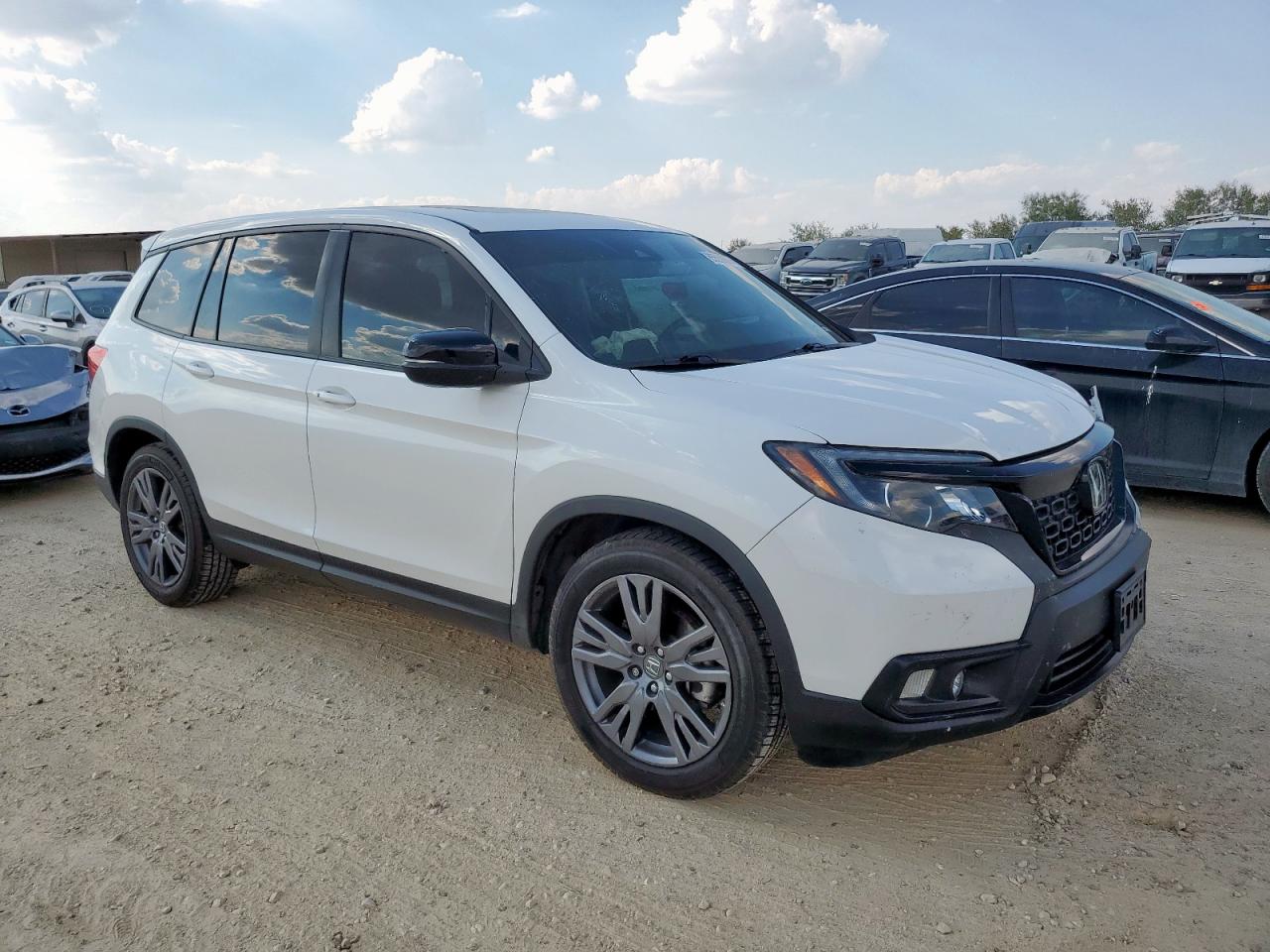 2020 Honda Passport Exl White vin: 5FNYF7H50LB004226