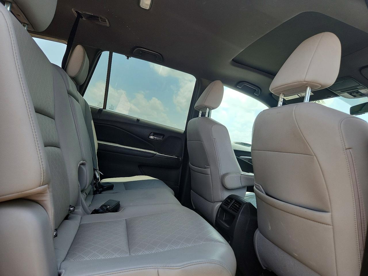 2019 Honda Passport Exl Black vin: 5FNYF7H51KB011037