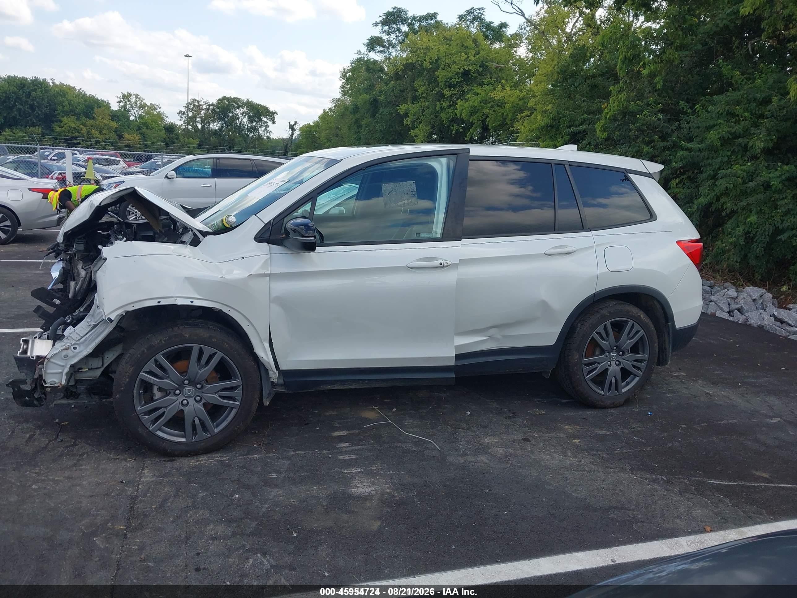 2021 Honda Passport 2wd Ex-l White vin: 5FNYF7H51MB004155