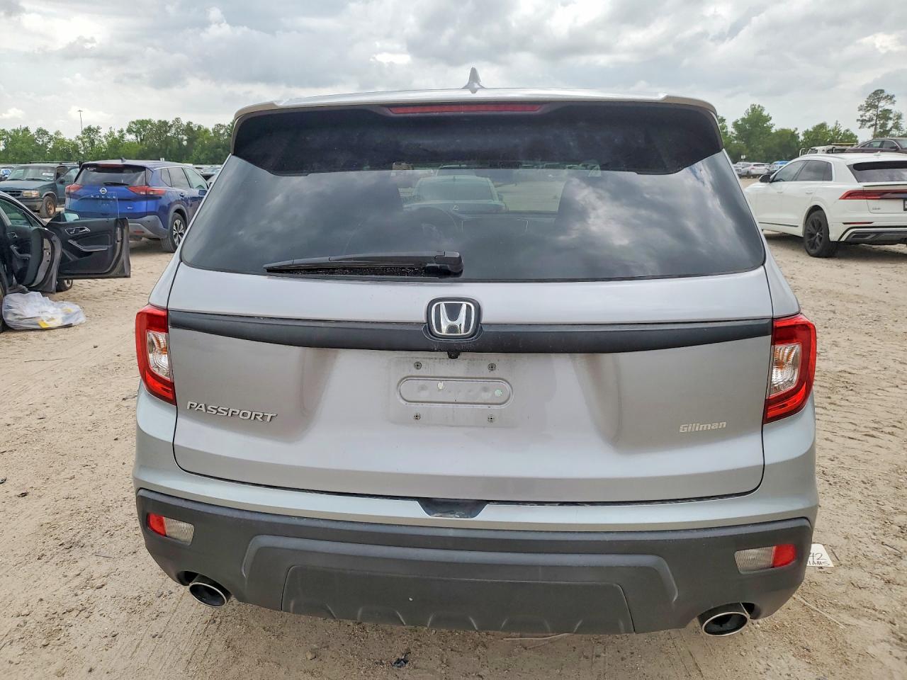 2021 Honda Passport Exl Silver vin: 5FNYF7H51MB011431