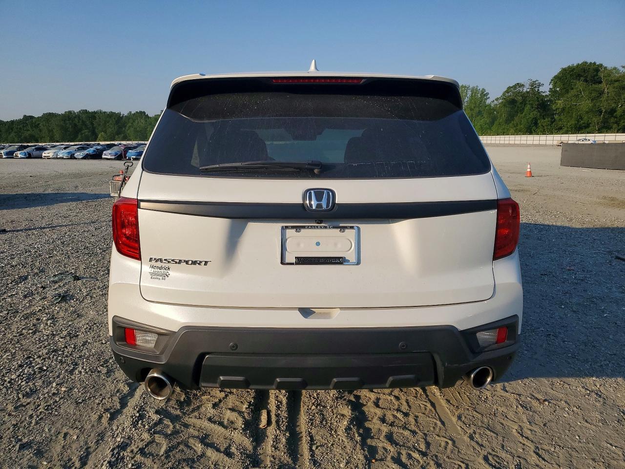 2022 Honda Passport Sport Белый vin: 5FNYF7H52NB007194